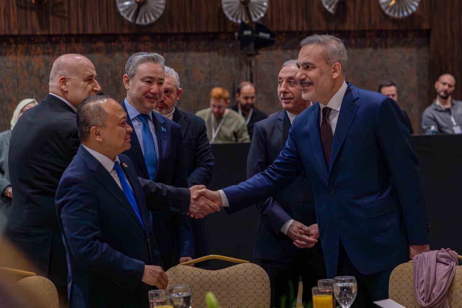 Bakan Fidan, İİT üyesi ve gözlemcisi ülkelerin büyükelçileriyle iftarda bir araya geldi
