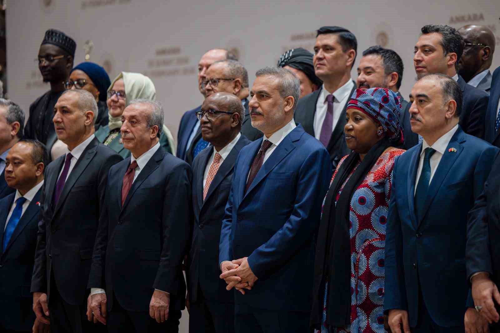 Bakan Fidan, İİT üyesi ve gözlemcisi ülkelerin büyükelçileriyle iftarda bir araya geldi
