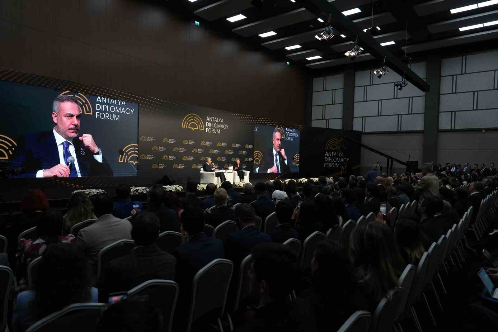 Bakan Fidan: "İsrail kendi güvenliğinin değil, daha fazla toprağın peşinde"
