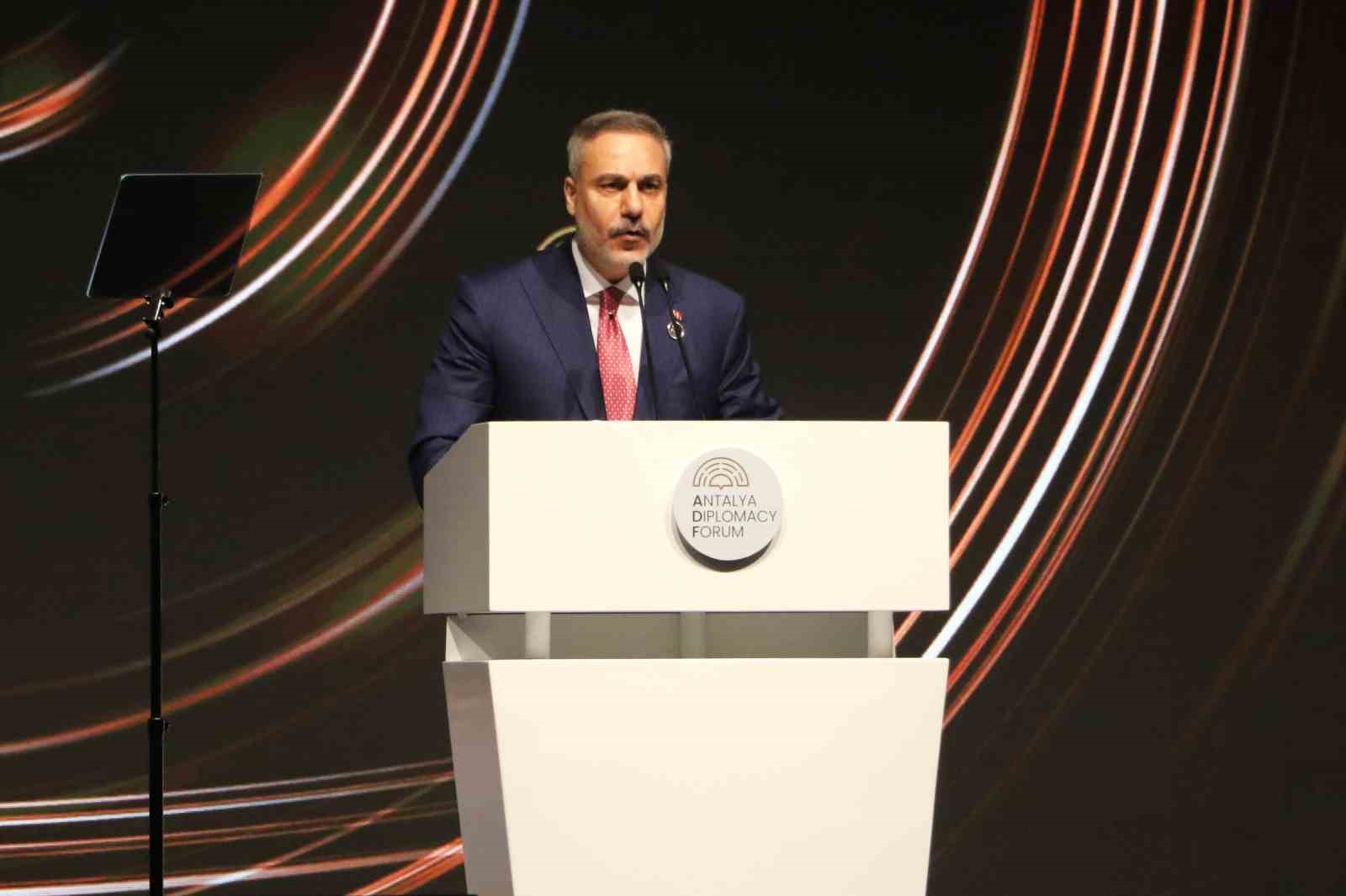 Bakan Fidan: "İsrail’in pervasız saldırganlığı Gazze sınırlarını aşmıştır"
