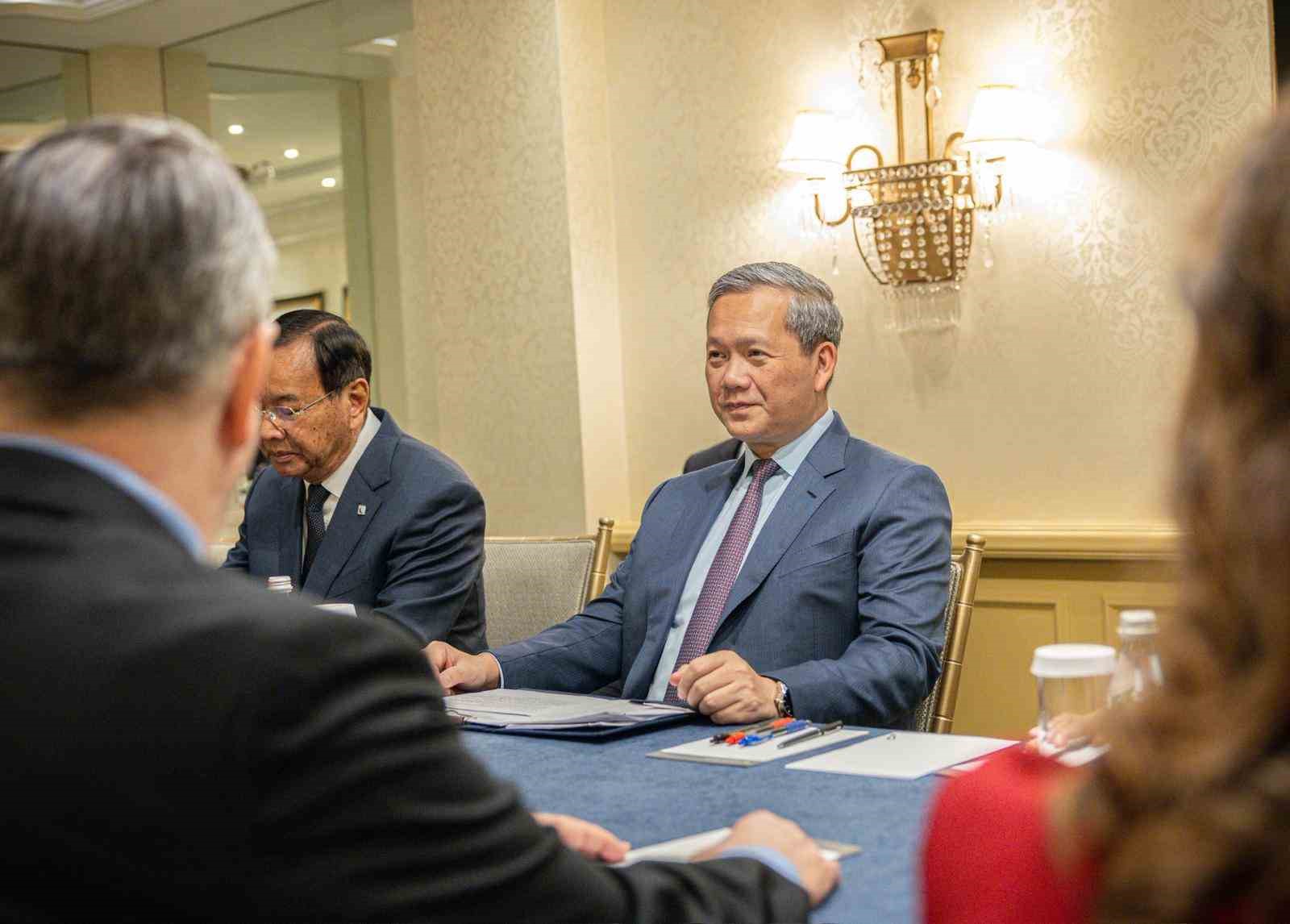 Bakan Fidan, Kamboçya Başbakanı Hun Manet ile bir araya geldi
Bakan Fidan, Kamboçya Başbakanı Hun Manet ile bir araya geldi