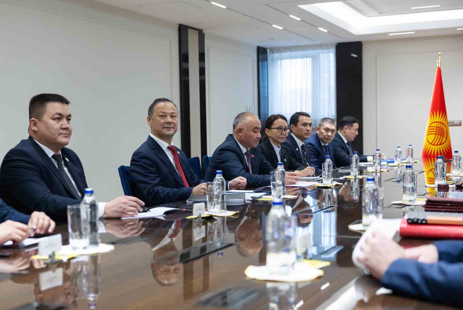 Bakan Fidan, Kırgızistan Yüksek Meclisi Başkanı Uulu ile görüştü
