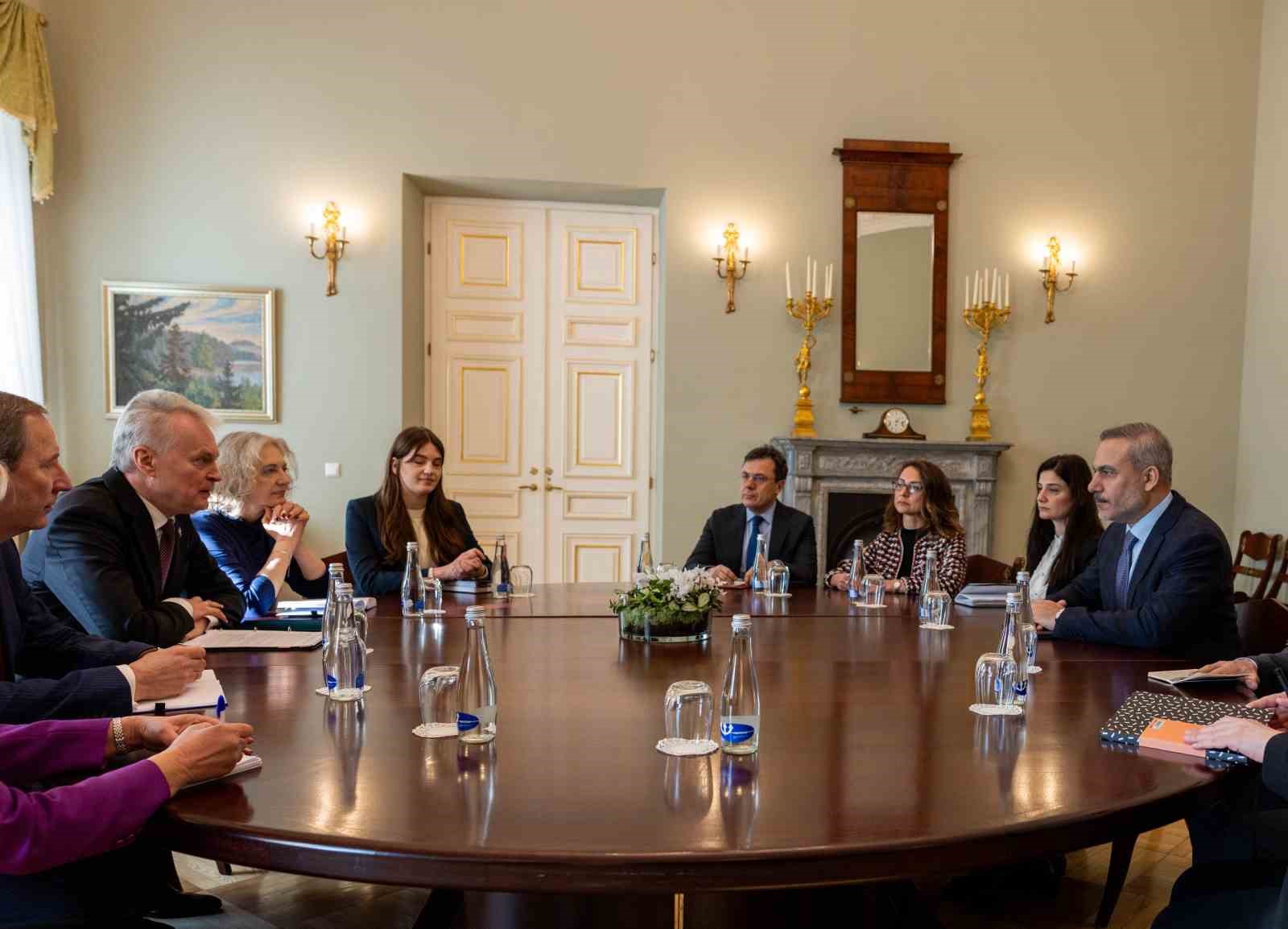 Bakan Fidan, Litvanya Cumhurbaşkanı Nauseda ile görüştü
