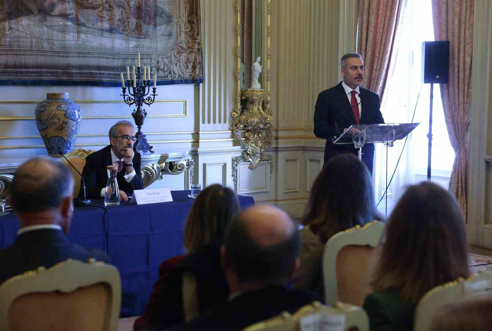 Bakan Fidan, Lizbon’da Büyükelçiler Konferansı’nda hitap etti
