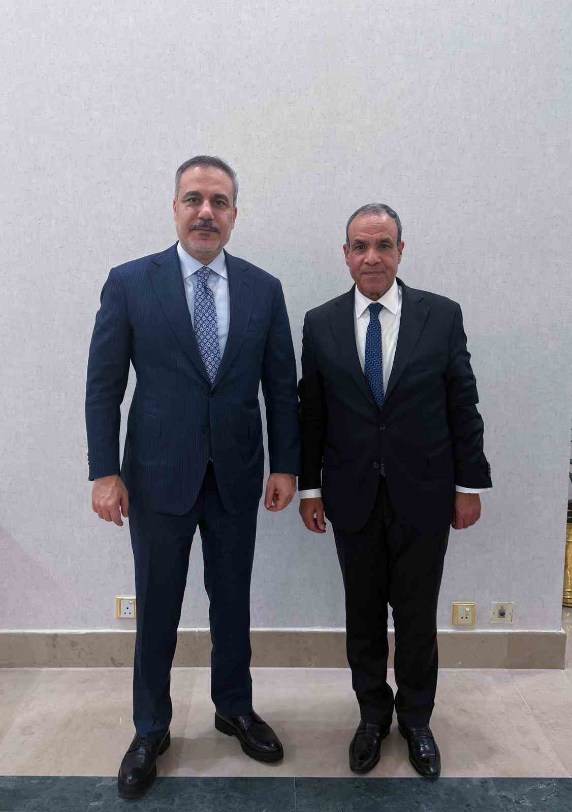 Bakan Fidan, Mısırlı mevkidaşı Abdelatty ve Pakistan Başbakanı Şerif ile bir araya geldi
