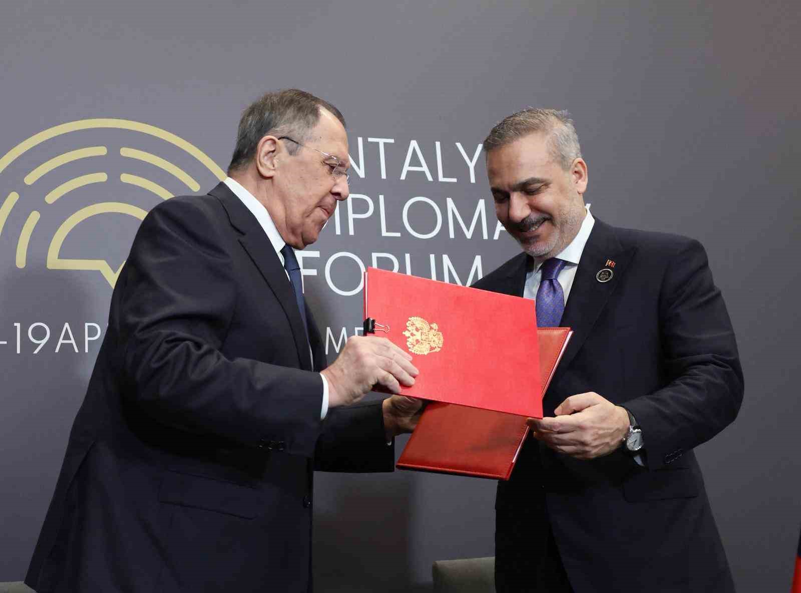 Bakan Fidan, Rus mevkidaşı Lavrov ile ‘2026-2027 İstişare Eylem Planı’nı imzaladı
