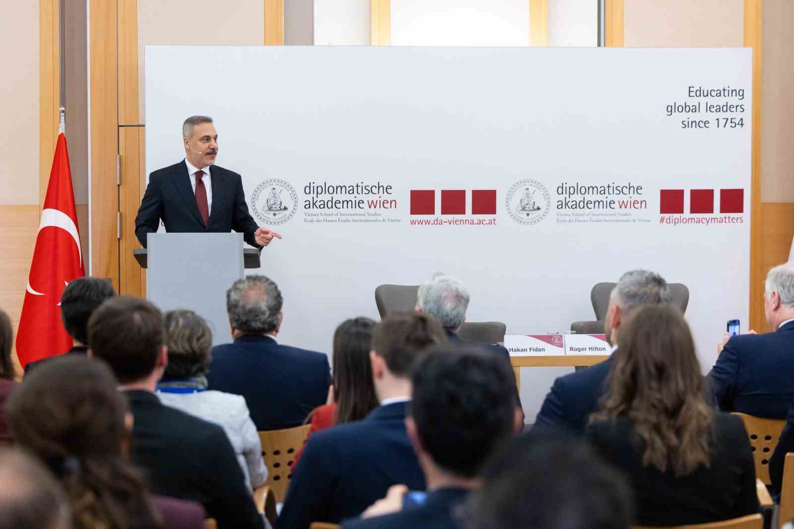 Bakan Fidan, Viyana Diplomasi Akademisi’nde düzenlenen konferansa katıldı
