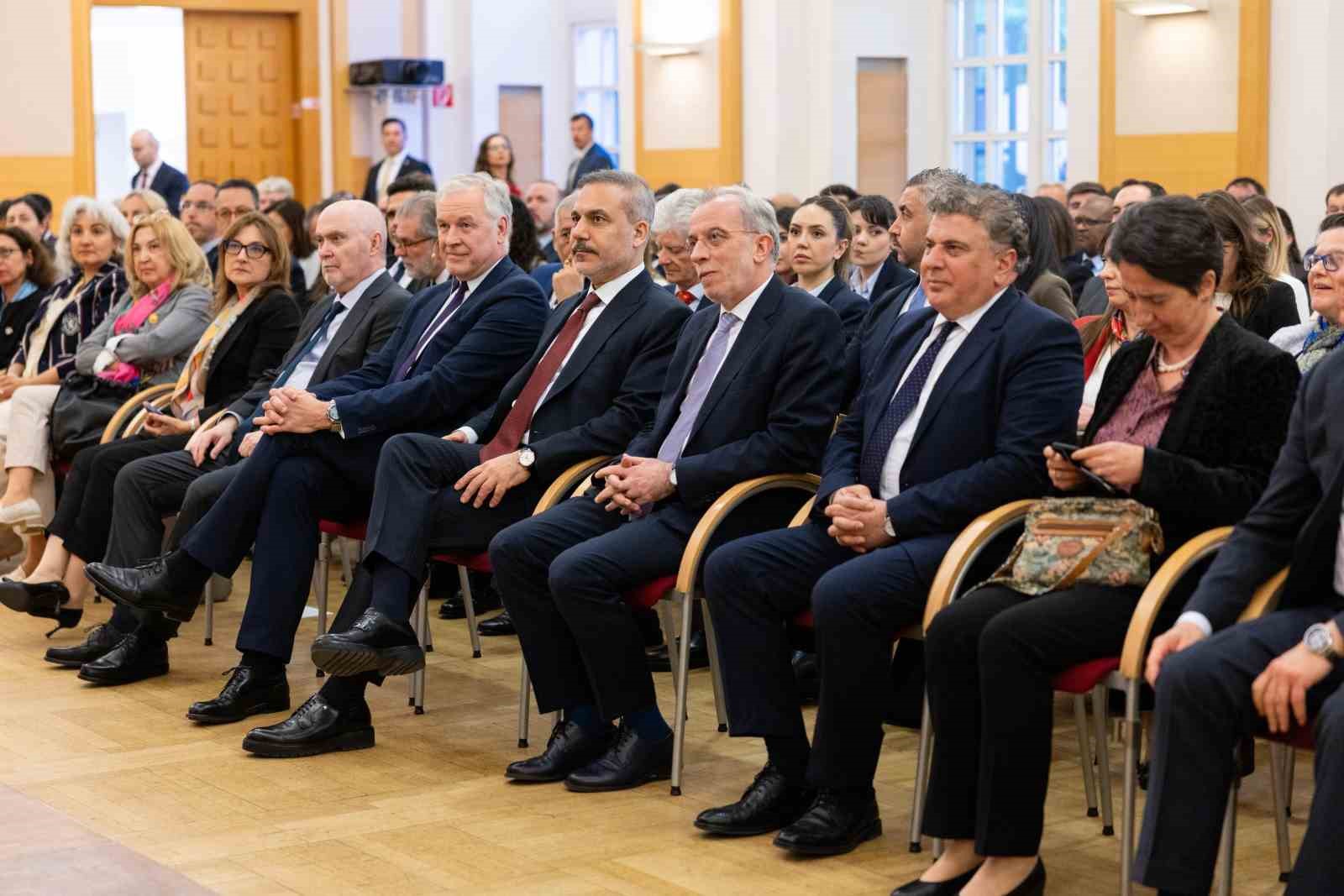 Bakan Fidan, Viyana Diplomasi Akademisi’nde düzenlenen konferansa katıldı
