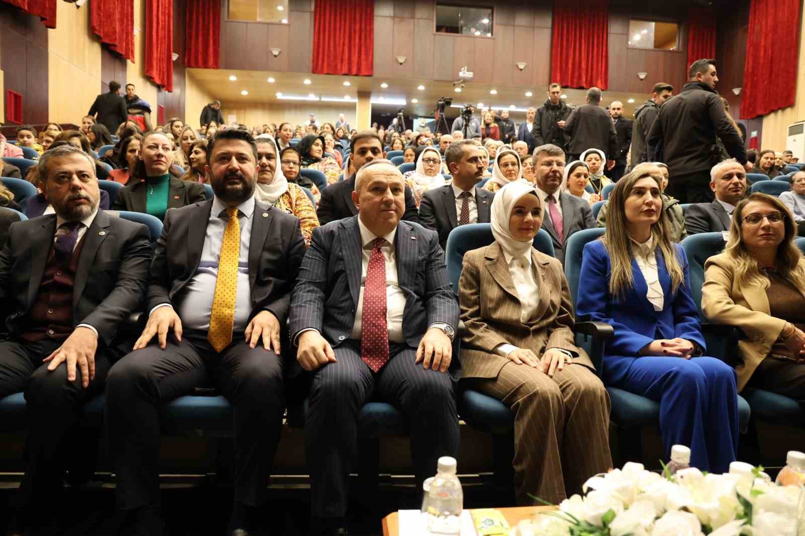 Bakan Göktaş: "2026-2035 yıllarını kapsayacak ’Aile ve Nüfus 10 Yılı’ dönemi başlıyor"
Bakan Göktaş: "2026-2035 yıllarını kapsayacak ’Aile ve Nüfus 10 Yılı’ dönemi başlıyor"