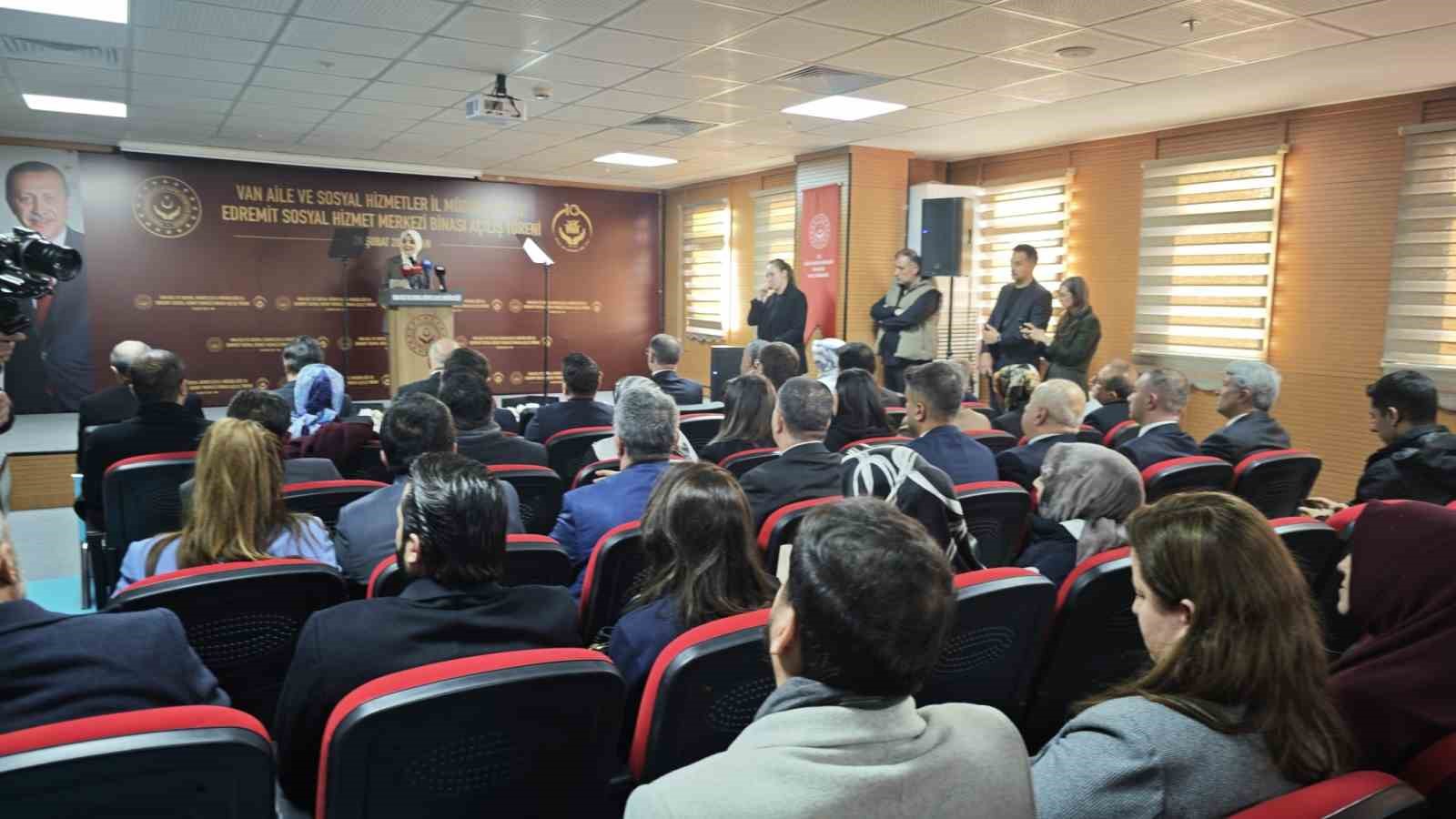 Bakan Göktaş: "28 Şubat’ın karanlık izlerini silmek için gece gündüz demeden çalışmaya devam edeceğiz"
