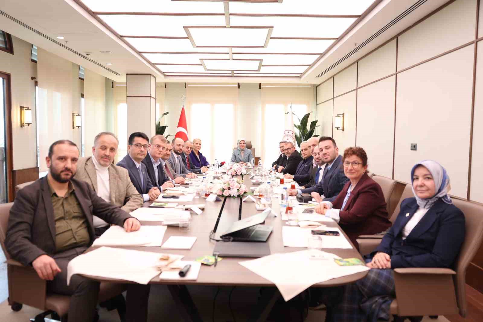 Bakan Göktaş: "Aile ve Gençlik Fonu’ndan 4 bin 715 genç yararlandı"
Bakan Göktaş: "Aile ve Gençlik Fonu’ndan 4 bin 715 genç yararlandı"