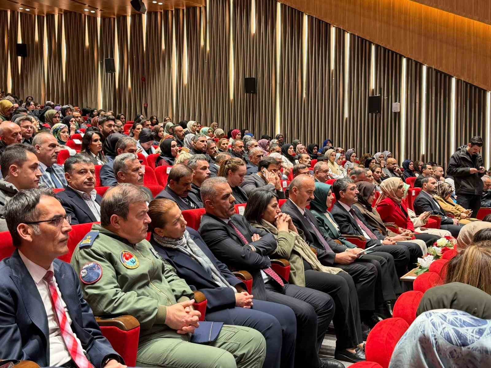 Bakan Göktaş: "Bağımlılıkla mücadelede aileyi merkeze alan yeni bir dönem başlatıyoruz"
