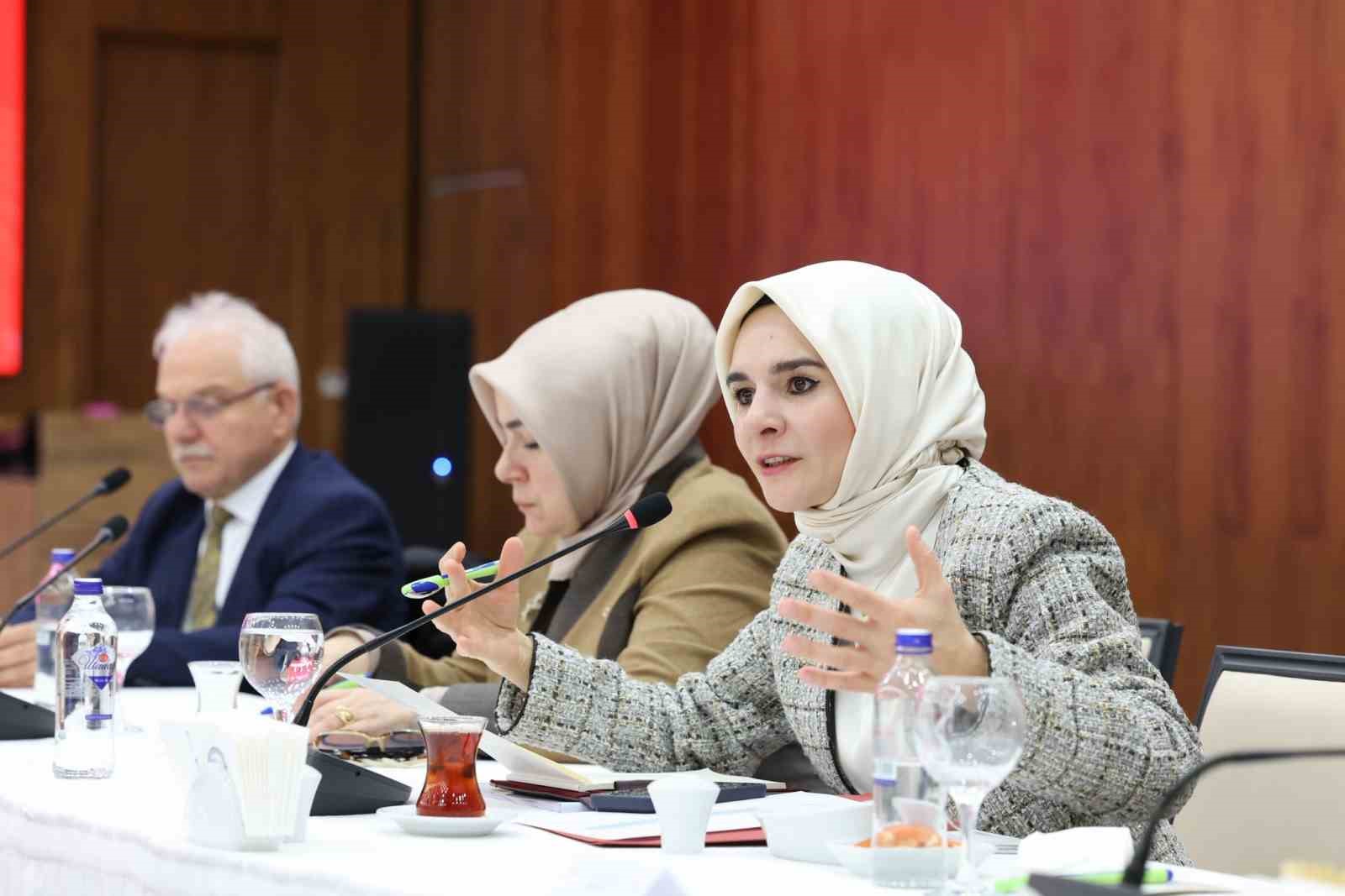 Bakan Göktaş: "Çocuklarımızı dijital dünyadaki zararlı içeriklerden korumak hepimizin ortak sorumluluğu"
