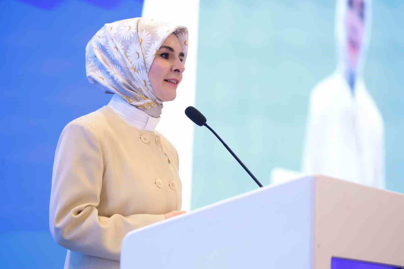 Bakan Göktaş: "Çocukların dijital dünyada güçlendirilmesine yönelik küresel iş birliğimizi ortak zeminde pekiştirdik"
