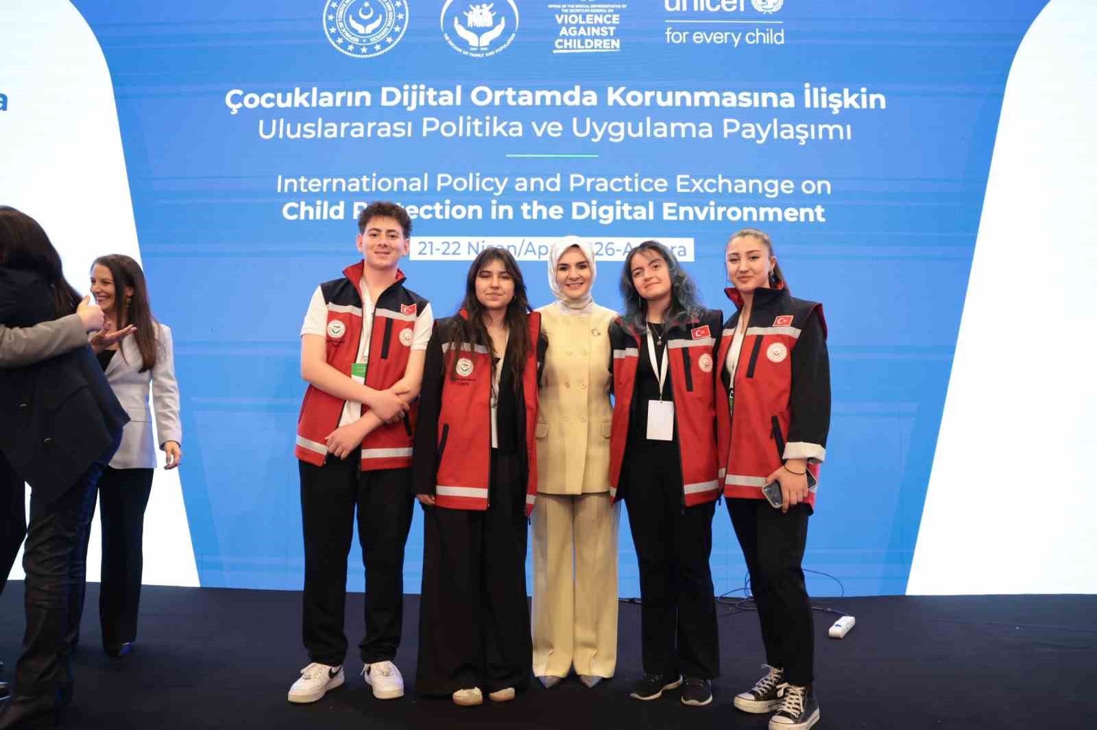 Bakan Göktaş: "Çocukların dijital dünyada güçlendirilmesine yönelik küresel iş birliğimizi ortak zeminde pekiştirdik"
