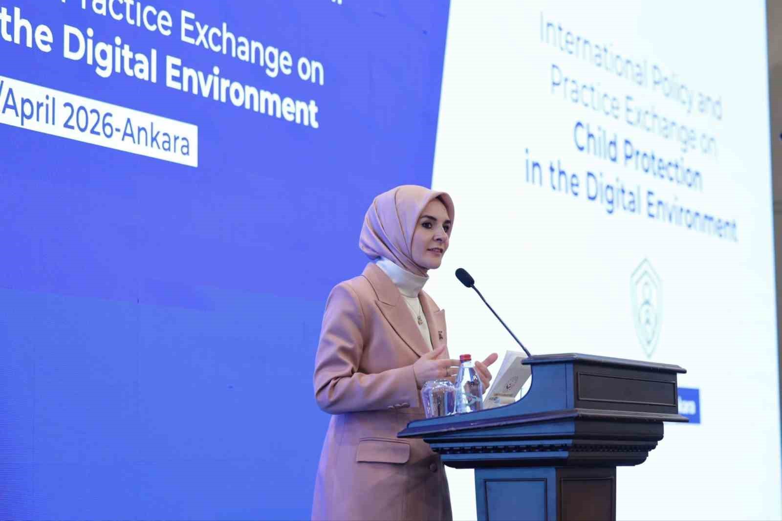 Bakan Göktaş: "Dijital ortamları hukuk, etik, eğitim ve sosyal politika boyutlarıyla birlikte ele almak zorundayız"
