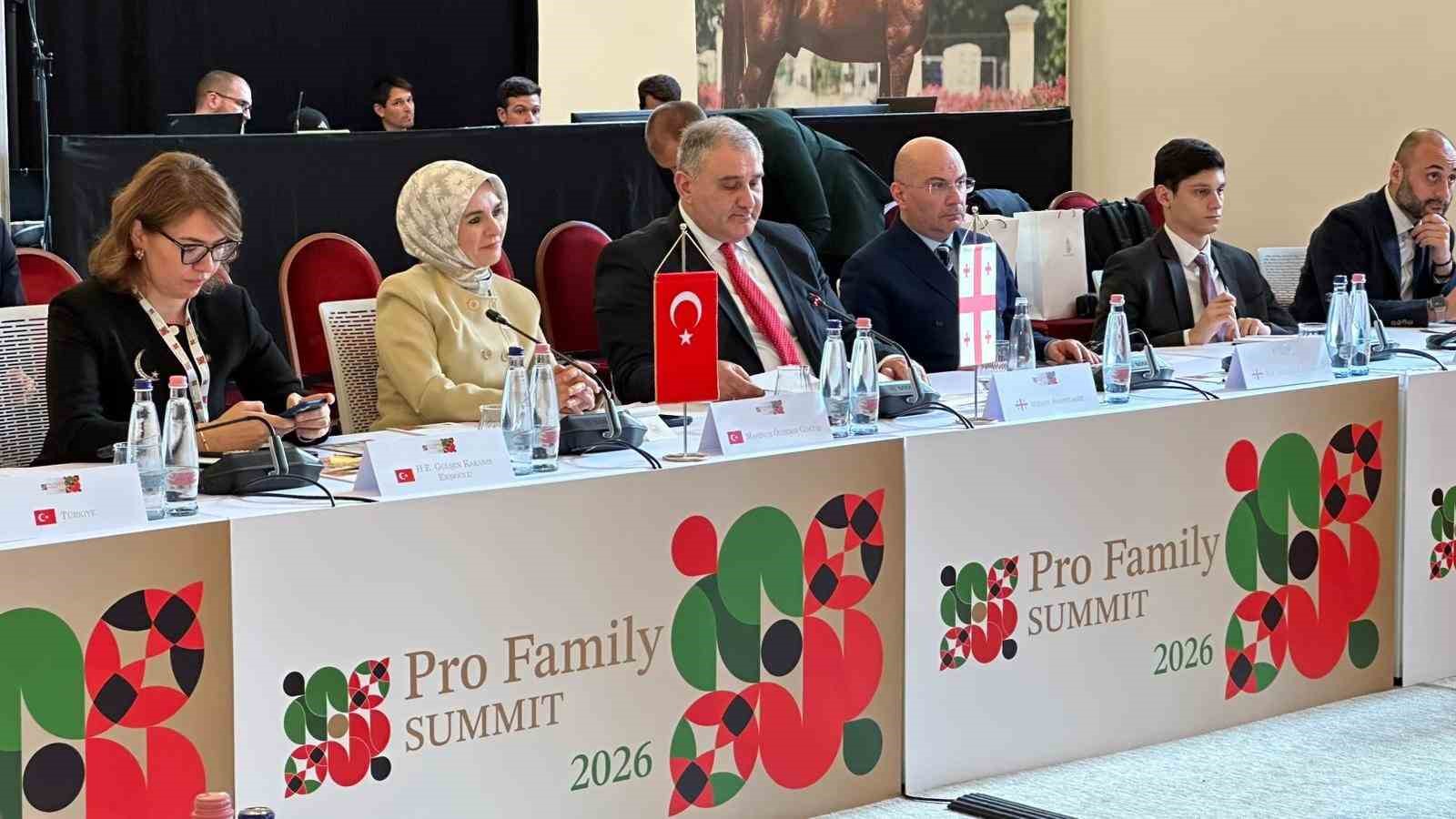 Bakan Göktaş: "Dijitalleşme ve demografik değişimler, aileyi güçlendirmeyi küresel gündemin merkezine taşıyor"
