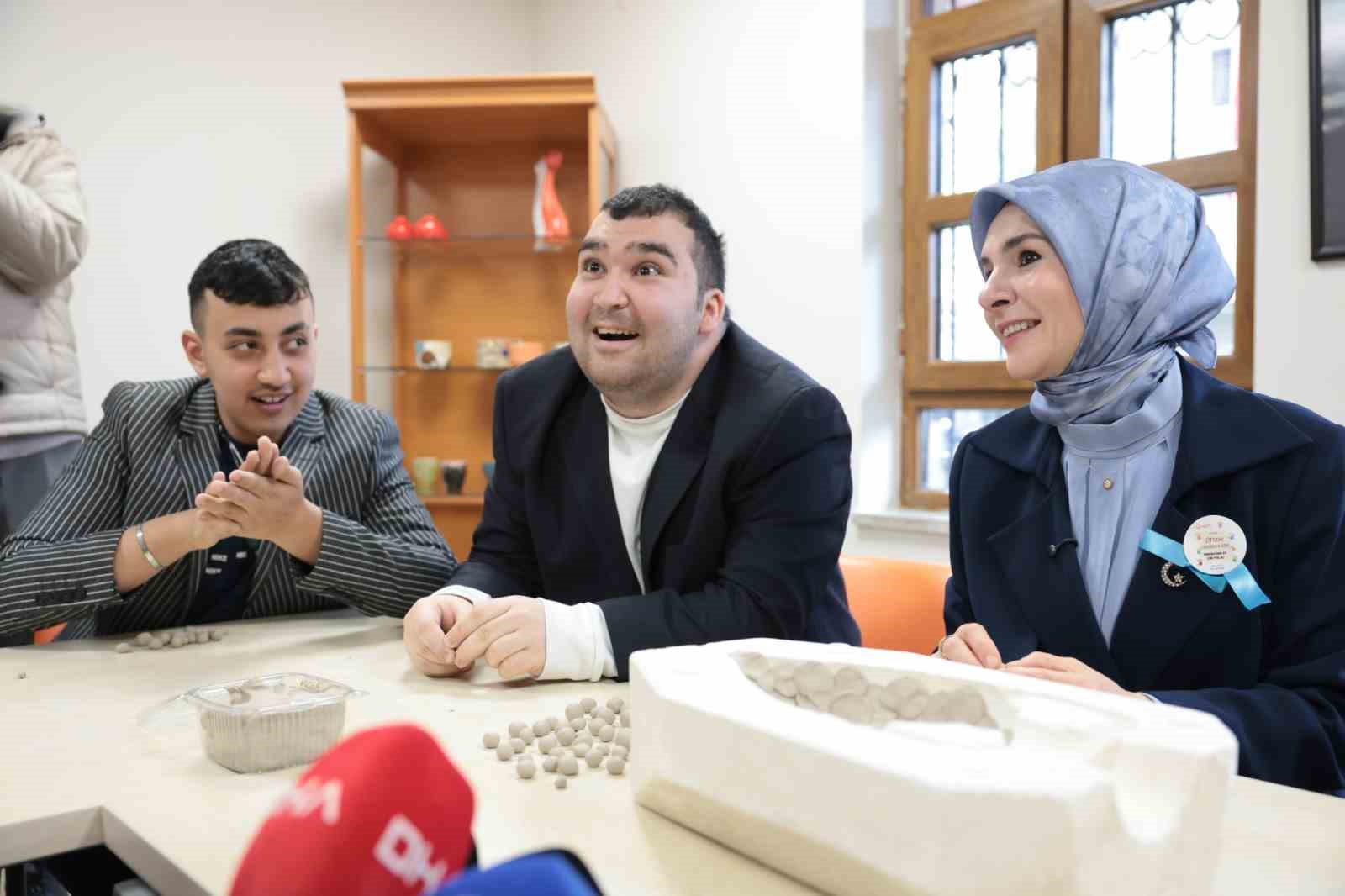 Bakan Göktaş: "Erken müdahale otizmli bireylerimiz için hayati önem taşıyor"
