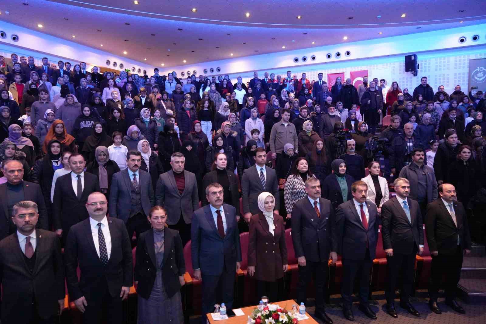 Bakan Göktaş: "Hizmetlerimizi hanelere daha hızlı ve daha etkili ulaştırmak için sahadaki gücümüzü her geçen gün artırıyoruz"
