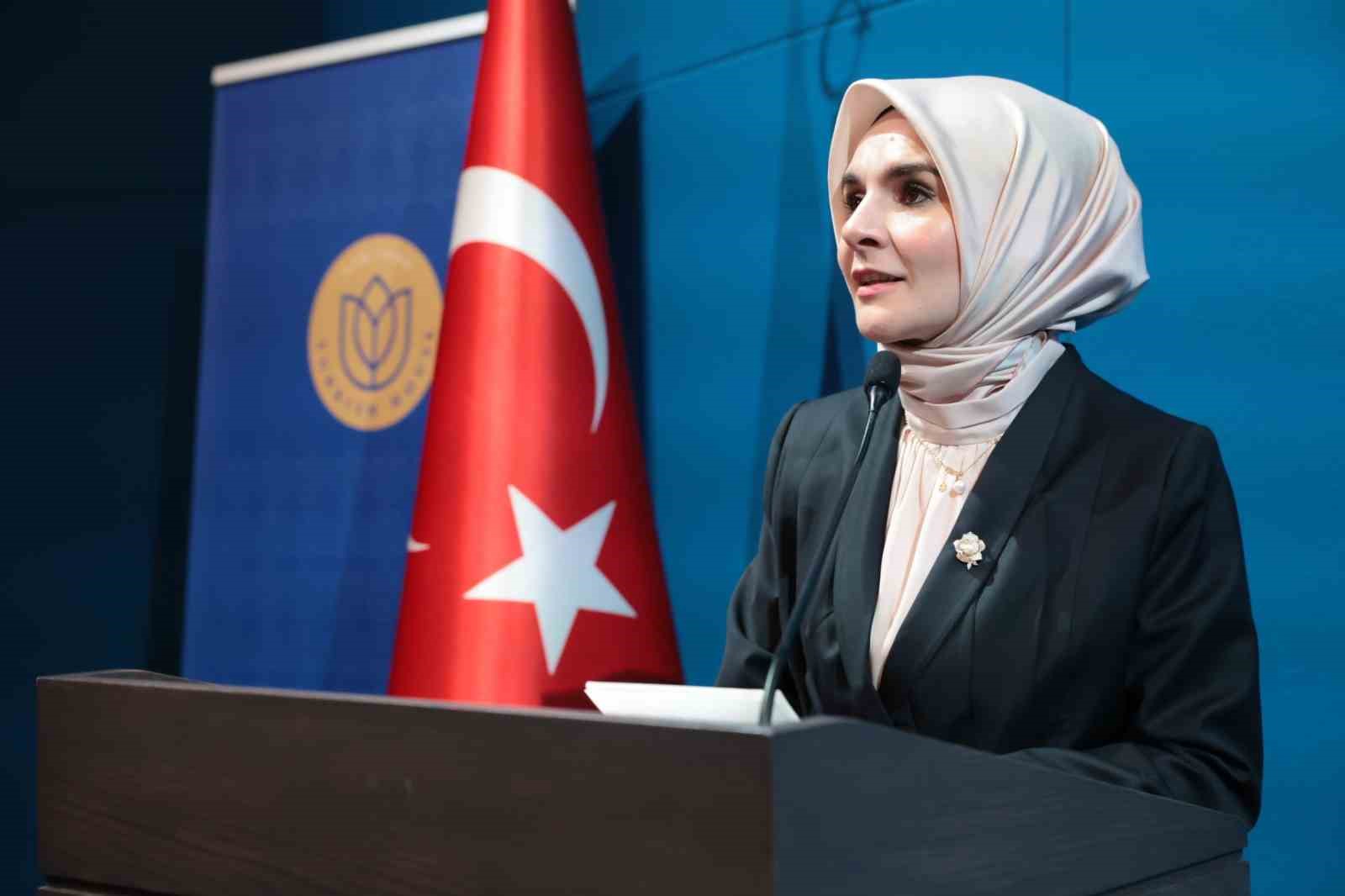 Bakan Göktaş: "Kadın ve erkek için fırsat eşitliğini esas alan iş ve satın alma uygulamalarını güçlendireceğiz"
