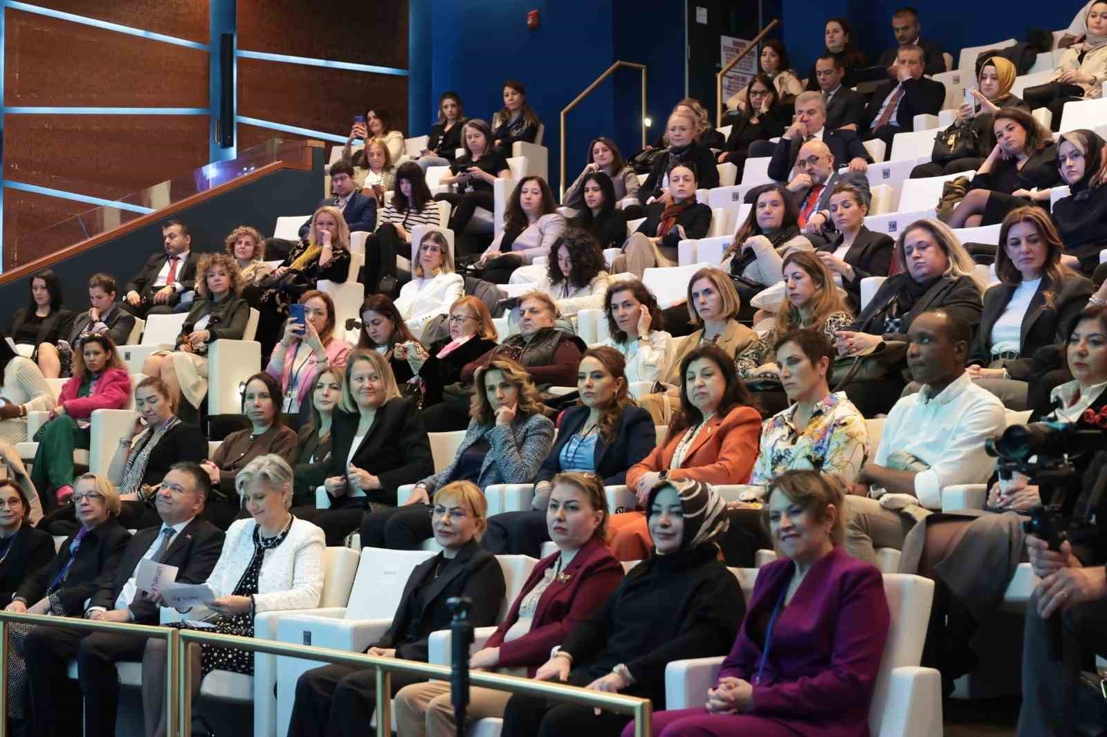 Bakan Göktaş: "Kadın ve erkek için fırsat eşitliğini esas alan iş ve satın alma uygulamalarını güçlendireceğiz"
