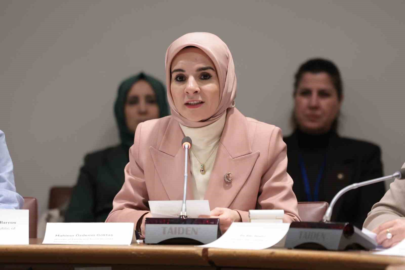 Bakan Göktaş: "Kadınların üretimde, istihdamda ve girişimcilikte daha güçlü şekilde yer aldığı bir Türkiye için çalışmalarımıza kararlılıkla devam edeceğiz"
Bakan Göktaş: "Kadınların üretimde, istihdamda ve girişimcilikte daha güçlü şekilde yer aldığı bir Türkiye için çalışmalarımıza kararlılıkla devam edeceğiz"