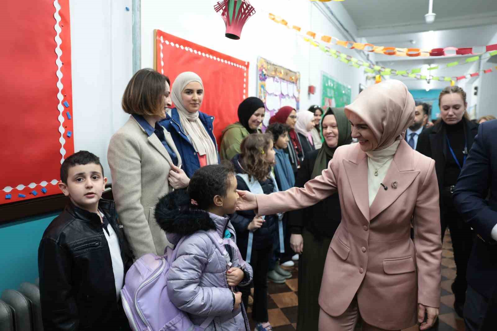 Bakan Göktaş: "Kadınların üretimde, istihdamda ve girişimcilikte daha güçlü şekilde yer aldığı bir Türkiye için çalışmalarımıza kararlılıkla devam edeceğiz"
Bakan Göktaş: "Kadınların üretimde, istihdamda ve girişimcilikte daha güçlü şekilde yer aldığı bir Türkiye için çalışmalarımıza kararlılıkla devam edeceğiz"