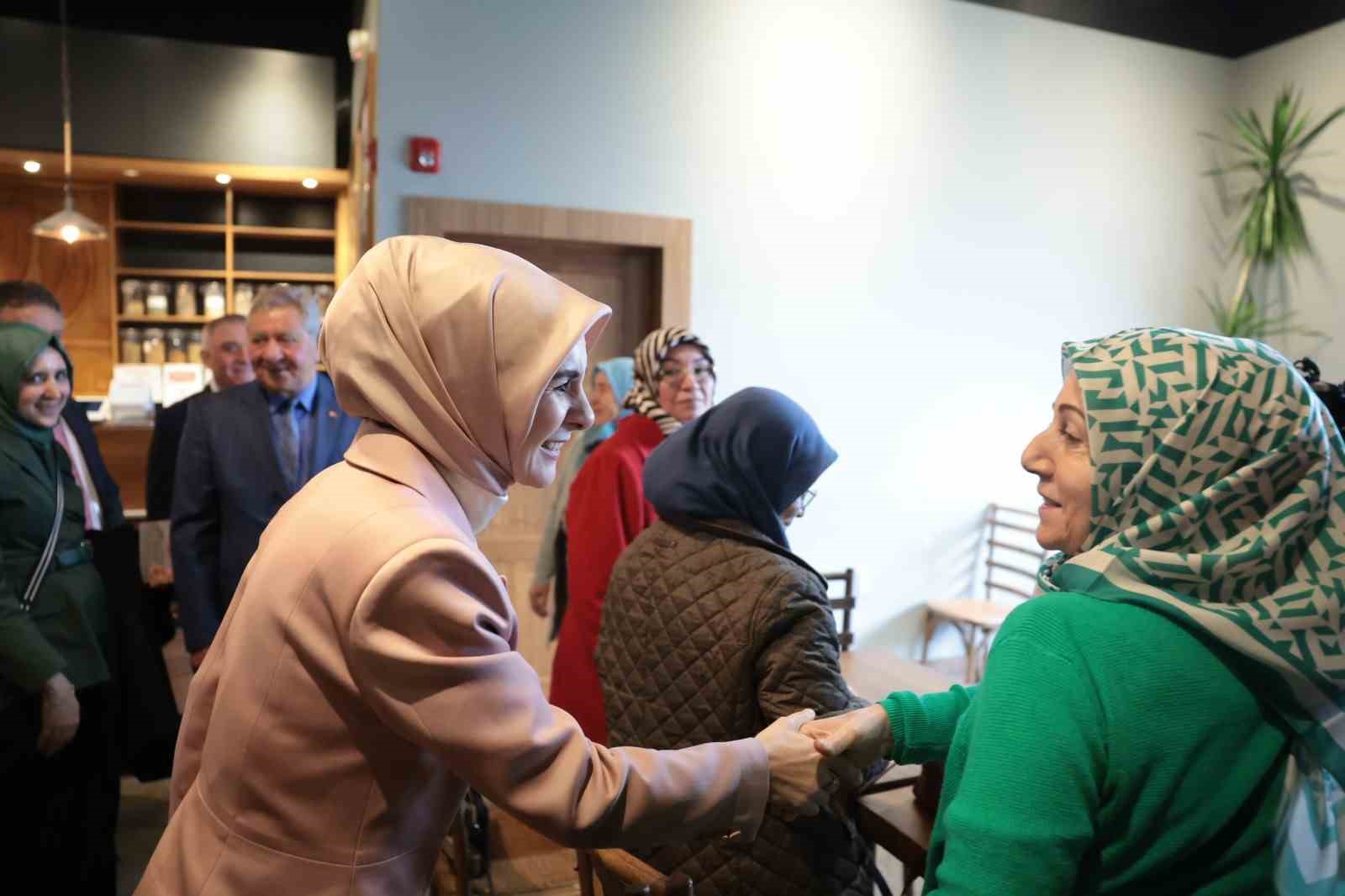 Bakan Göktaş: "Kadınların üretimde, istihdamda ve girişimcilikte daha güçlü şekilde yer aldığı bir Türkiye için çalışmalarımıza kararlılıkla devam edeceğiz"
Bakan Göktaş: "Kadınların üretimde, istihdamda ve girişimcilikte daha güçlü şekilde yer aldığı bir Türkiye için çalışmalarımıza kararlılıkla devam edeceğiz"