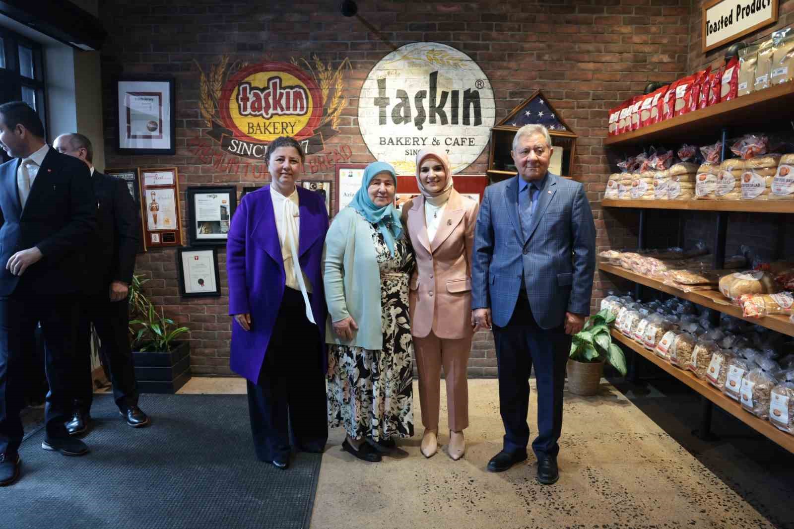 Bakan Göktaş: "Kadınların üretimde, istihdamda ve girişimcilikte daha güçlü şekilde yer aldığı bir Türkiye için çalışmalarımıza kararlılıkla devam edeceğiz"
Bakan Göktaş: "Kadınların üretimde, istihdamda ve girişimcilikte daha güçlü şekilde yer aldığı bir Türkiye için çalışmalarımıza kararlılıkla devam edeceğiz"