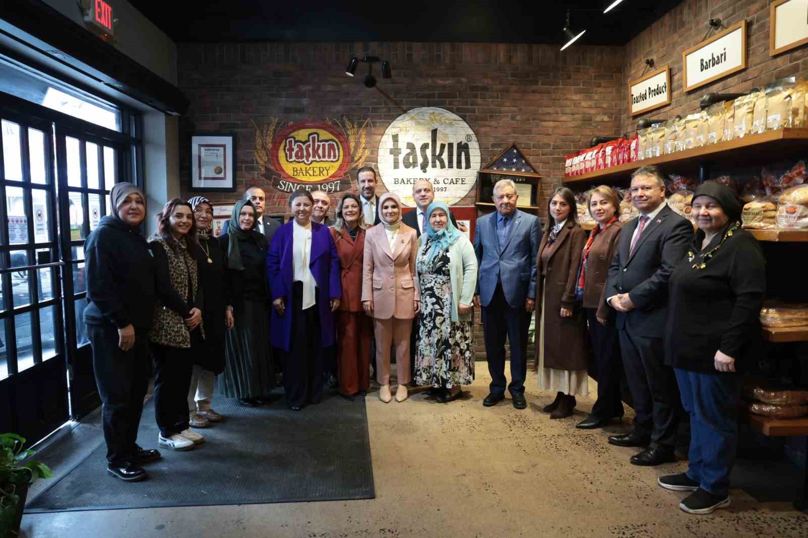Bakan Göktaş: "Kadınların üretimde, istihdamda ve girişimcilikte daha güçlü şekilde yer aldığı bir Türkiye için çalışmalarımıza kararlılıkla devam edeceğiz"
Bakan Göktaş: "Kadınların üretimde, istihdamda ve girişimcilikte daha güçlü şekilde yer aldığı bir Türkiye için çalışmalarımıza kararlılıkla devam edeceğiz"