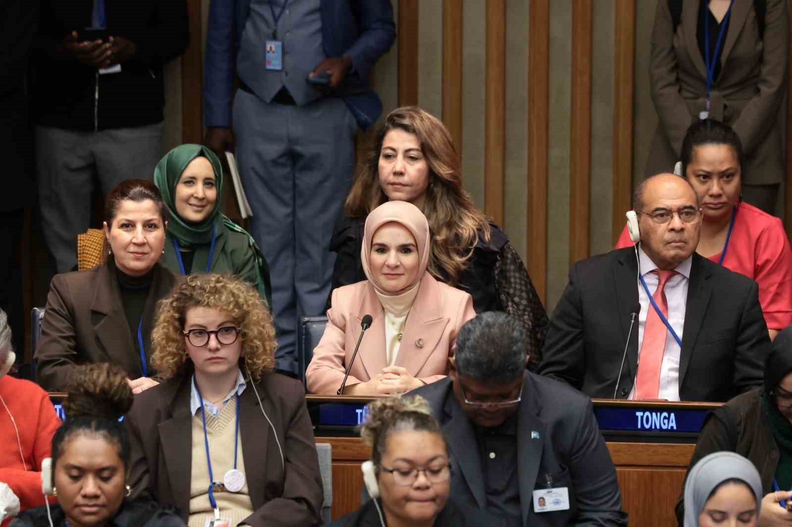 Bakan Göktaş: "Kadınların üretimde, istihdamda ve girişimcilikte daha güçlü şekilde yer aldığı bir Türkiye için çalışmalarımıza kararlılıkla devam edeceğiz"
Bakan Göktaş: "Kadınların üretimde, istihdamda ve girişimcilikte daha güçlü şekilde yer aldığı bir Türkiye için çalışmalarımıza kararlılıkla devam edeceğiz"