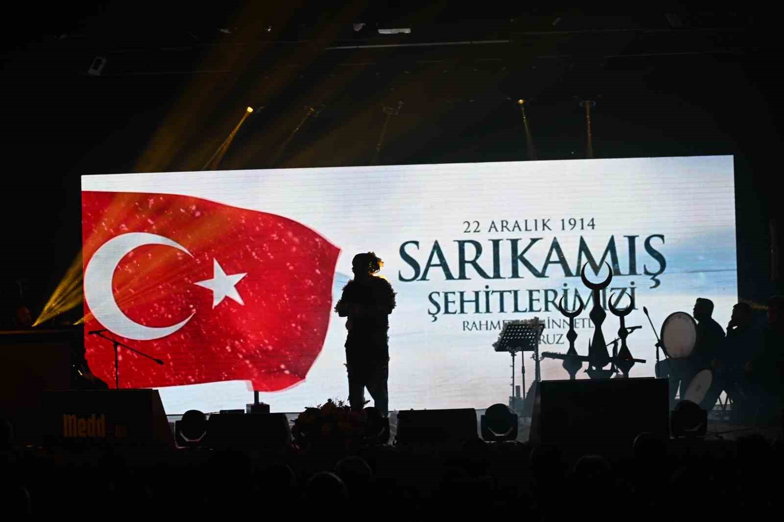 Bakan Göktaş ’Medd-Up’ sahne gösterisini izledi
