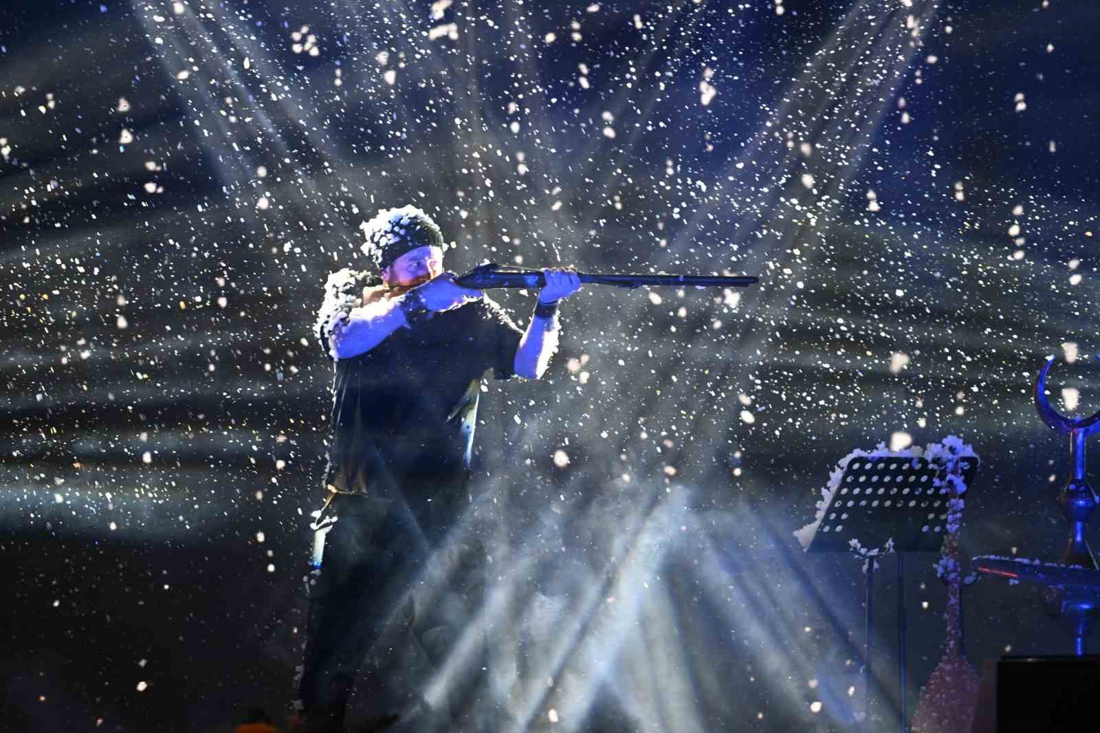 Bakan Göktaş ’Medd-Up’ sahne gösterisini izledi
