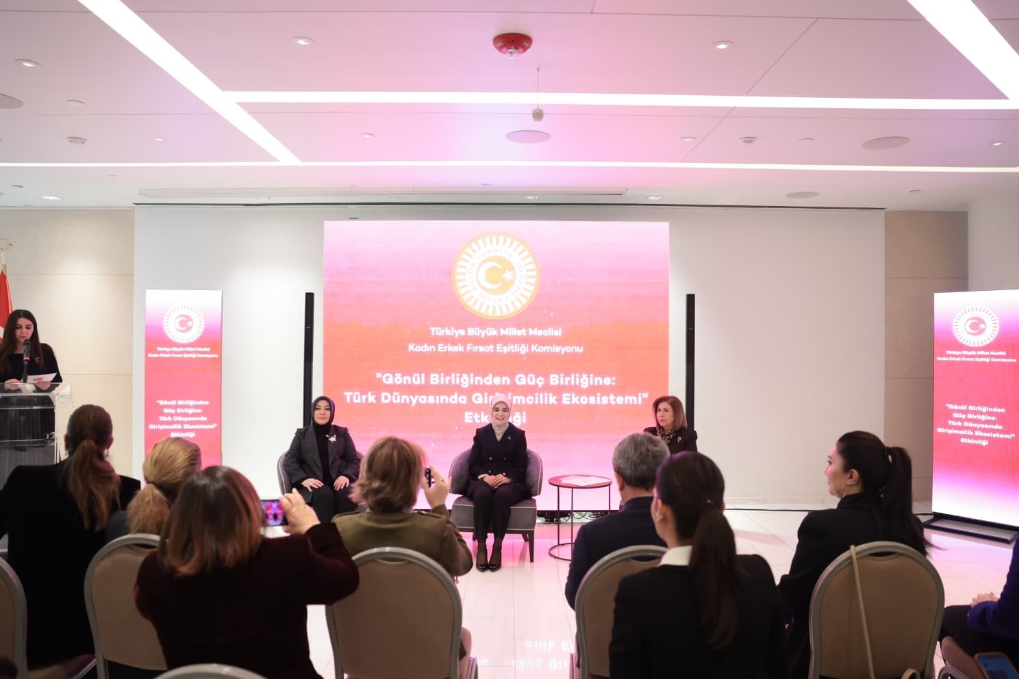 Bakan Göktaş: "Türkiye olarak, aileyi koruyan, kadınlar ve kız çocukları için güvenliği ve adalete erişimi teminat altına alan yaklaşımları destekliyoruz"
