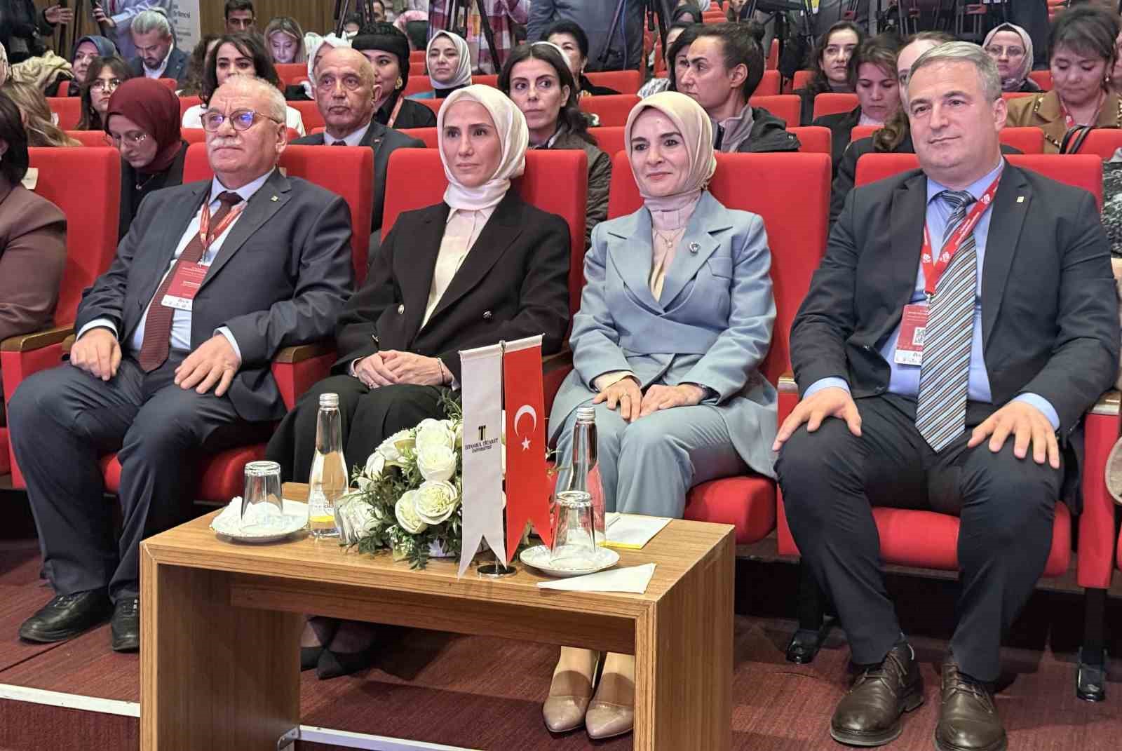 Bakan Göktaş: "Türkiye’de nüfusun kendini yenileme eşiğinin altına inmesi artık yapısal bir mesele olduğunu gösteriyor"
