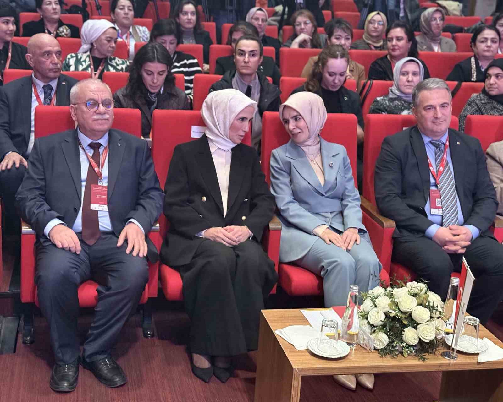 Bakan Göktaş: "Türkiye’de nüfusun kendini yenileme eşiğinin altına inmesi artık yapısal bir mesele olduğunu gösteriyor"
