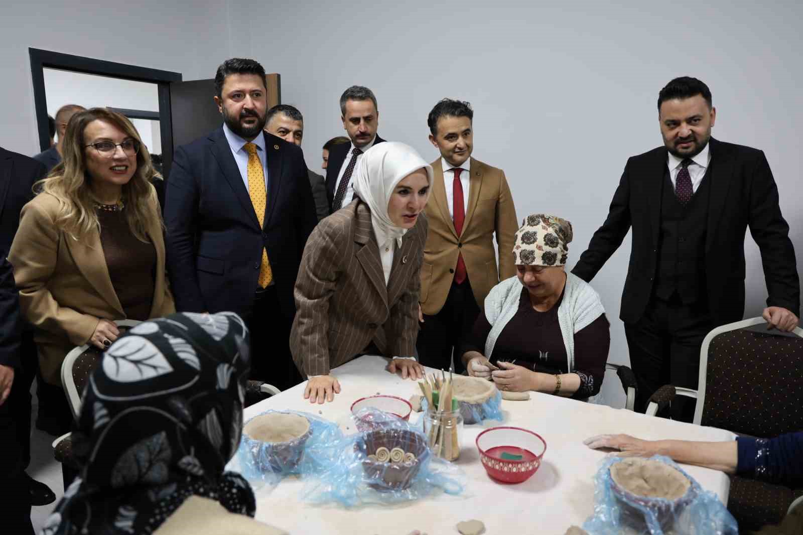 Bakan Göktaş "Yaşlılara yönelik hizmetleri bütüncül bir yaklaşımla sürdürüyoruz"
