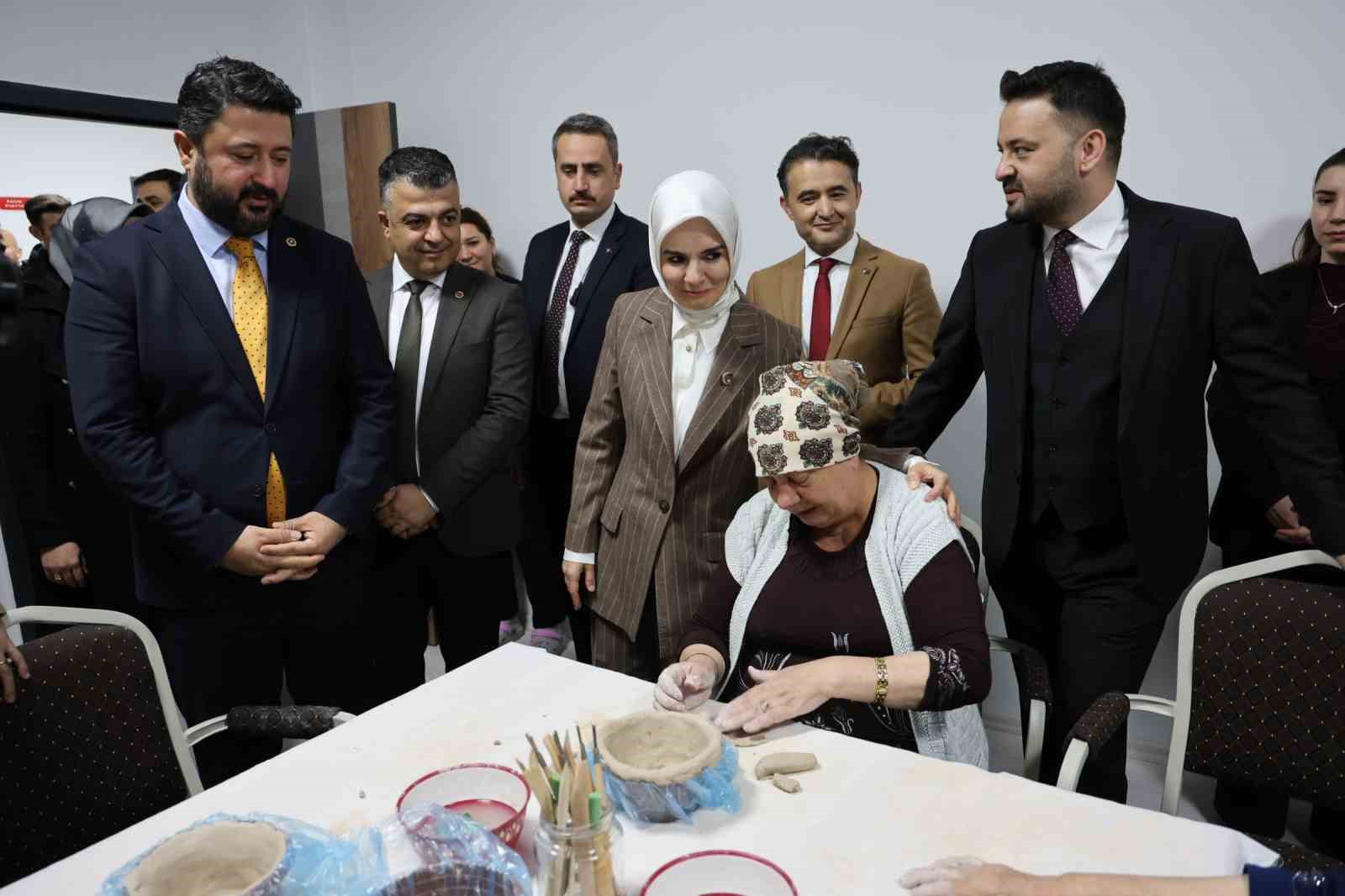 Bakan Göktaş "Yaşlılara yönelik hizmetleri bütüncül bir yaklaşımla sürdürüyoruz"
