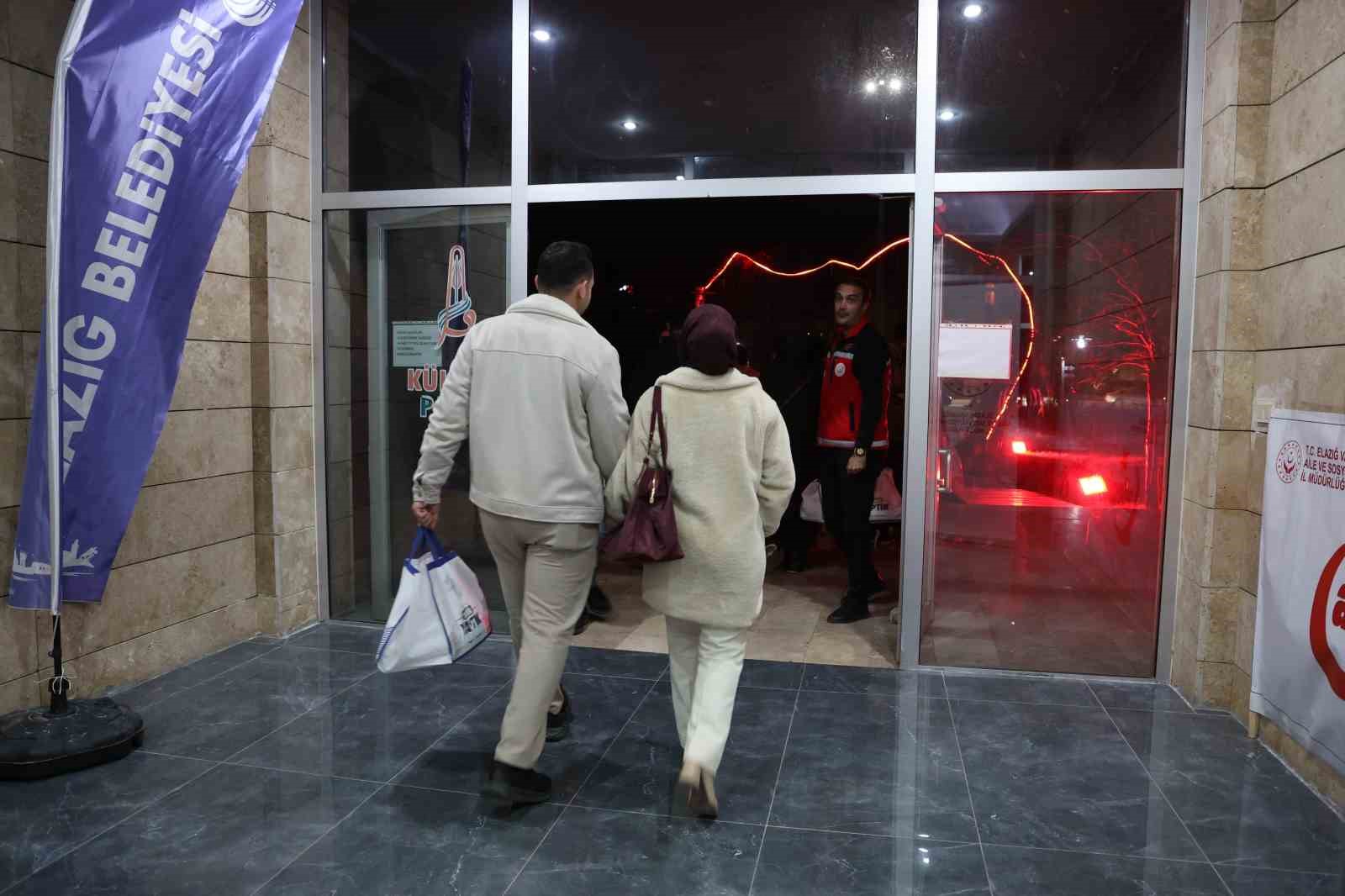 Bakan Göktaş’tan Elazığ’daki genç çiftlere sürpriz telefon: 51 milyon TL’lik dev destek
