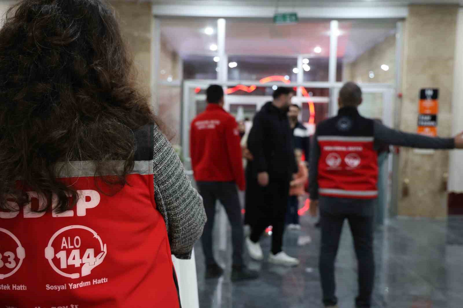 Bakan Göktaş’tan Elazığ’daki genç çiftlere sürpriz telefon: 51 milyon TL’lik dev destek
