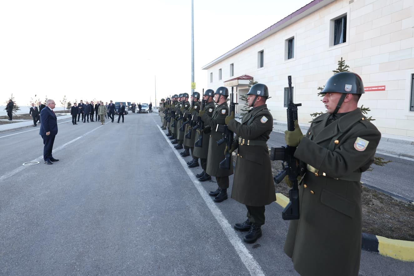 Bakan Güler Bayburt’ta şehit aileleri ve gazilerle iftarda buluştu
