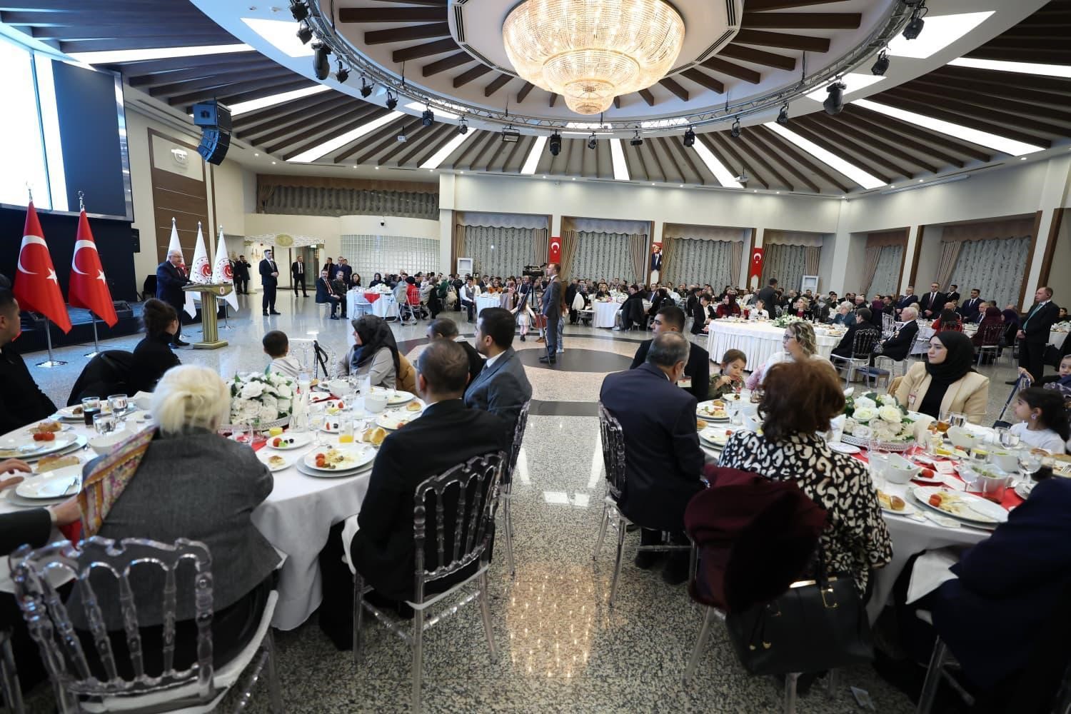 Bakan Güler, şehit aileleri ve gazilerle iftarda bir araya geldi
