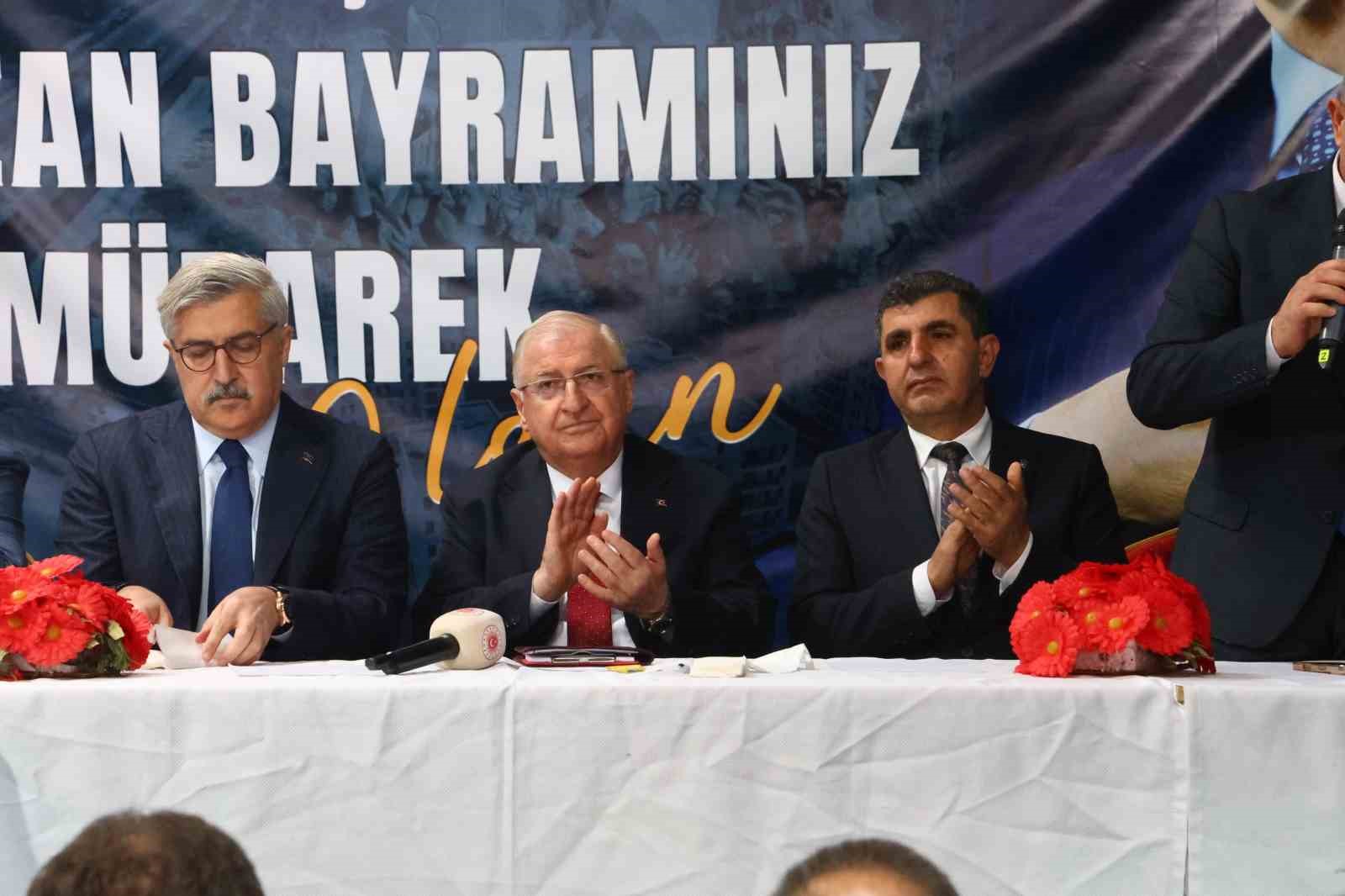 Bakan Güler: "Türkiye bu süreçte ateşkesin sağlanmasını, diplomasinin yeniden devreye girmesini savunan tutum ortaya koymaktadır"
