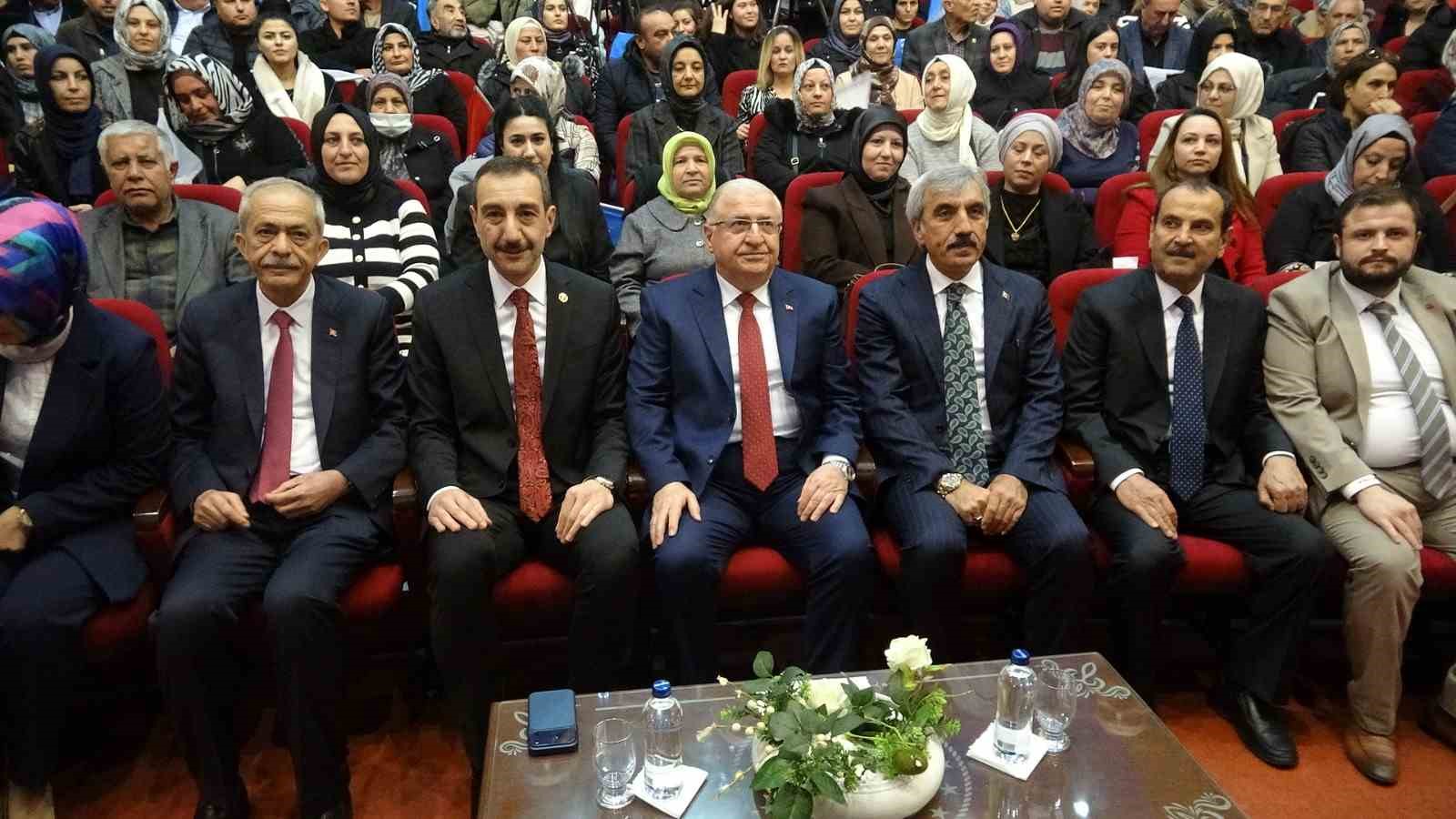 Bakan Güler: "YPG/PYD/SDG terör örgütünün silahlı unsurlarını feshederek devlet kurumlarına entegre olması tek çıkar yol"
