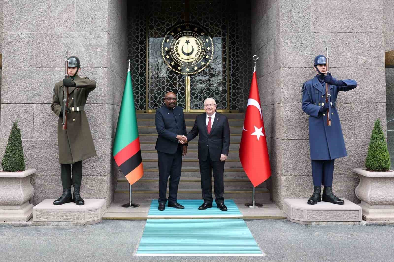 Bakan Güler, Zambiyalı mevkidaşı Lufuma ile bir araya geldi
