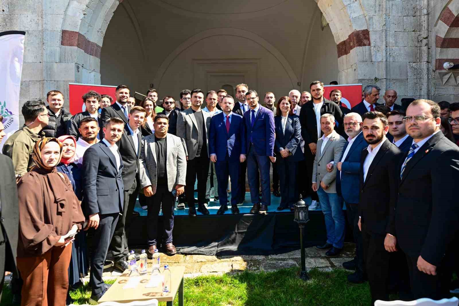 Bakan Gürlek Edirne’de gençlerle buluştu: "Adaleti hızlandırmak en büyük hedefimiz"
