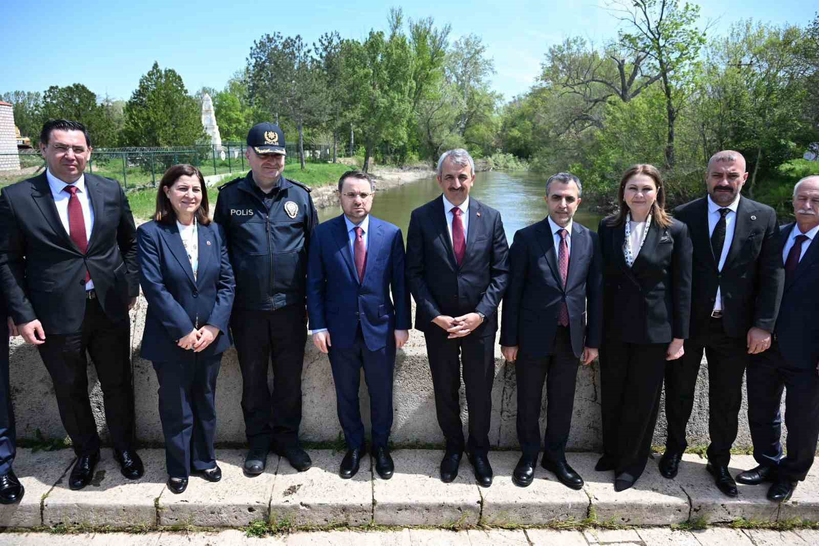 Bakan Gürlek Edirne’de temaslarını sürdürüyor
