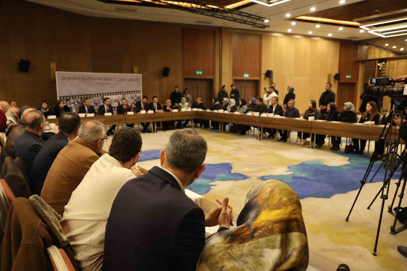 Bakan Gürlek, Nevşehir’de 28 Şubat mağdurlarıyla buluştu
