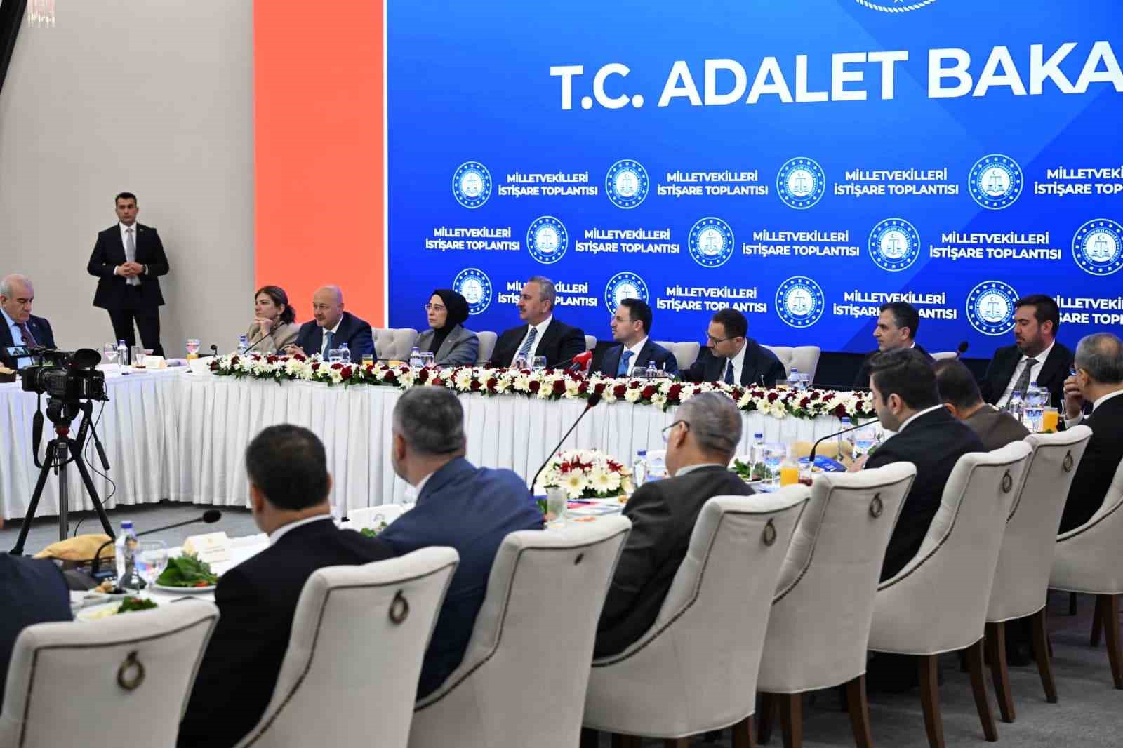 Bakan Gürlek: "(Terörsüz Türkiye süreci) Sahada çok olumlu yansıması var"
