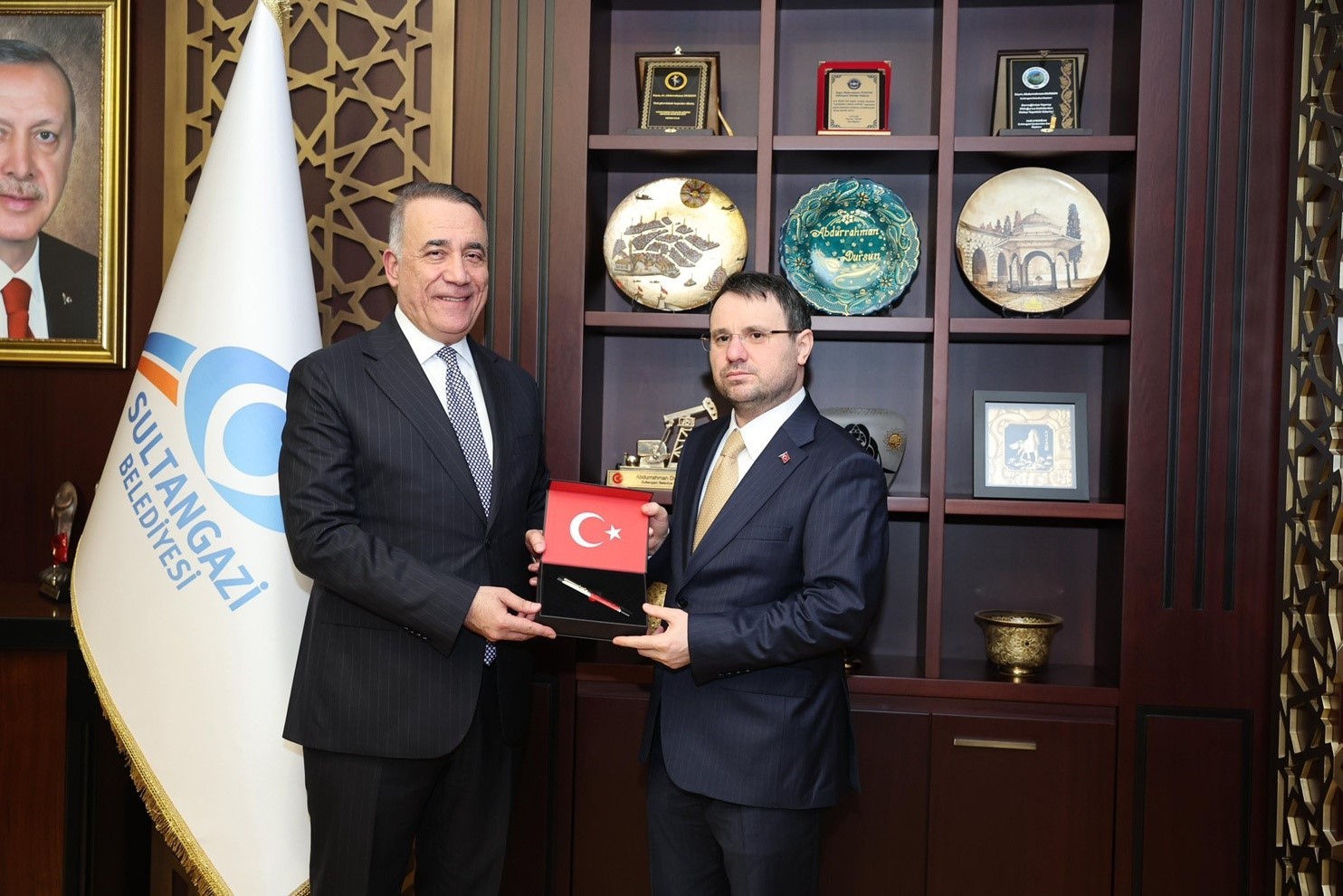 Bakan Gürlek’ten Sultangazi etkinlik çadırı ziyareti
